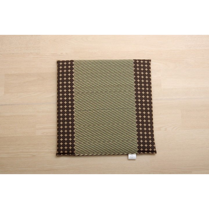 Japanese Igusa and PP Car Seat Cushion Marble in Brown - seat surface texture