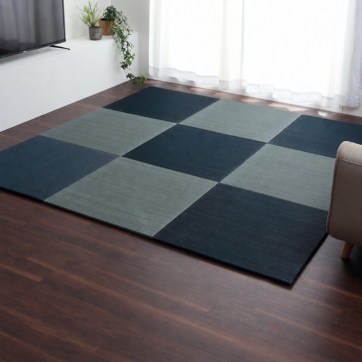 Navy and gray Bijou tatami mats in a living room