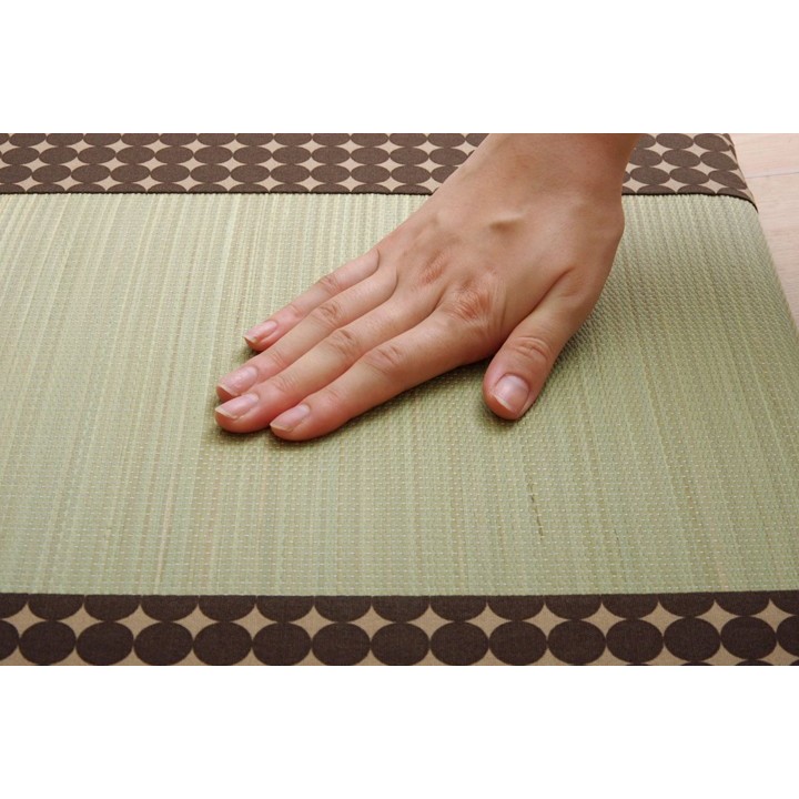 Japanese Undyed Igusa Car Seat Cushion Marble in Brown - thickness and edge detail