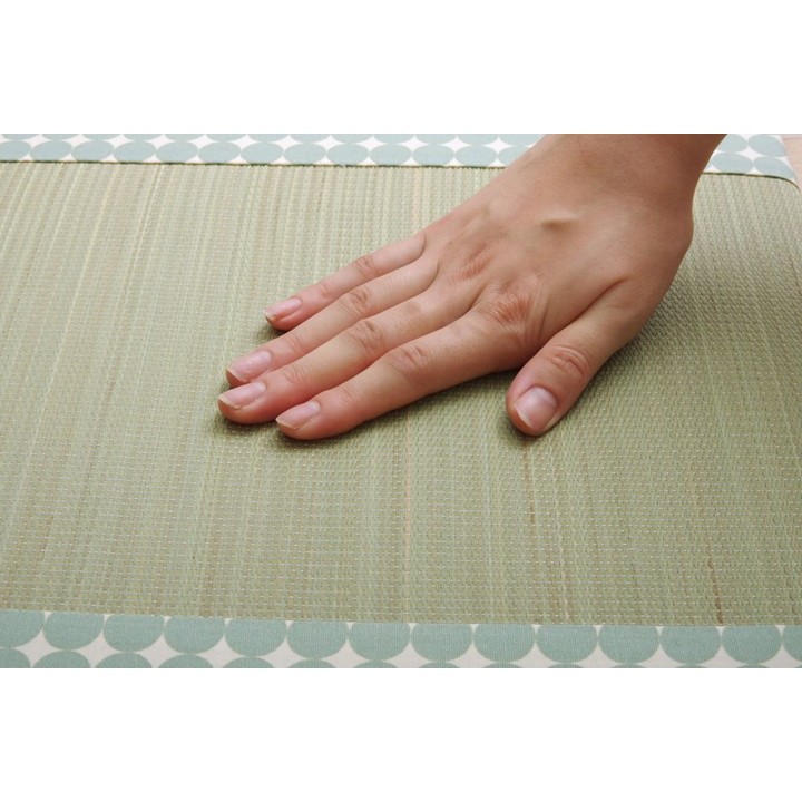 Japanese Undyed Igusa Car Seat Cushion Marble in Green - thickness and edge detail