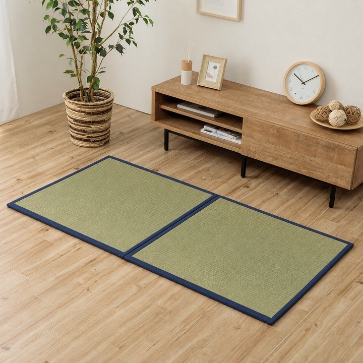 Japanese Igusa Tatami Floor Mat Agura 82 x 82 cm set of 2 in Navy room image