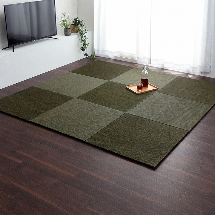 Bijou tatami mats in green in a living room